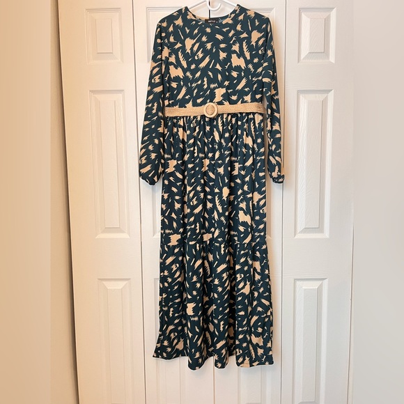 Women’s/Girls Long Green Dress - Picture 1 of 3
